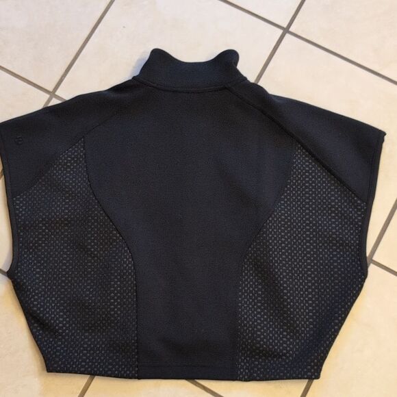 Lululemon RARE Embossed Panel Full Zip Crop Scuba Material Size S - Picture 4 of 9